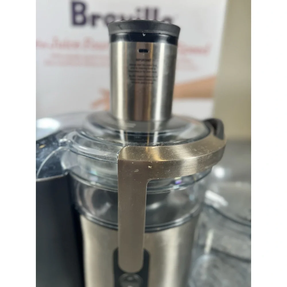 Breville BJE510XL Juice Fountain Multi-Speed 900W Centrifugal Juicer Complete